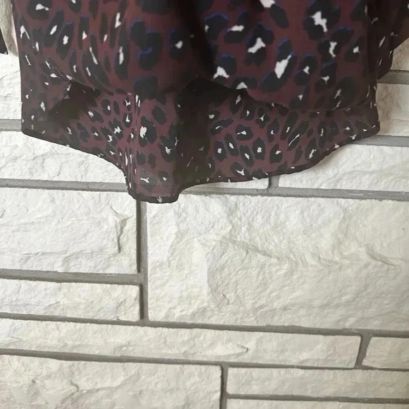 West Kei Leopard Cheetah Print Hi-Lo Blouse Size Medium Faux Wrap - Picture 7 of 8
